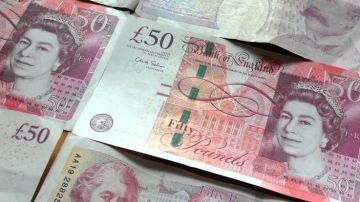 لليوم الثاني.. سعر العملات الأجنبية يستقر في السوق الرسمية..اليورو بـ59.87 والدولار 51.9 جنيه لليوم الثاني.. سعر العملات الأجنبية يستقر في السوق الرسمية..اليورو بـ59.87 والدولار 51.9 جنيه