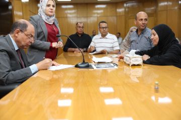 محافظ المنيا يحل مشكلات خدمية خلال لقاء جماهيري بمراكز الجنوب محافظ المنيا يحل مشكلات خدمية خلال لقاء جماهيري بمراكز الجنوب