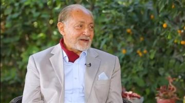آخر رسالة للفنان عبد العزيز مخيون قبل رحيله آخر رسالة للفنان عبد العزيز مخيون قبل رحيله