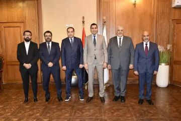 وزير الشباب والرياضة يبحث مع مسئولي شركة ”تاي هاوس” و”روابط الرياضية” تعزيز التعاون لتوفير الزي الرسمي للبعثات المصرية