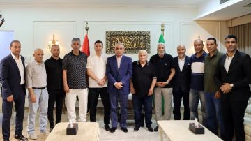 محافظ الإسماعيلية يلتقى قدامى لاعبى الإسماعيلى ويؤكد: الحفاظ على مصلحة النادى و هويته أساس الحوار