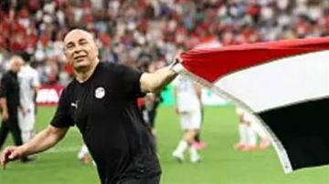 حسام حسن يبكي فرحا بعد إنجاز تاريخي لمصر في كأس العالم 2026 حسام حسن يبكي فرحا بعد إنجاز تاريخي لمصر في كأس العالم 2026