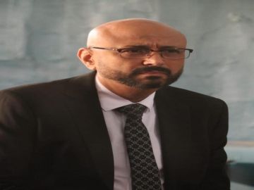 جمال يوسف ناظر مدرسة في أندر إيدج جمال يوسف ناظر مدرسة في أندر إيدج