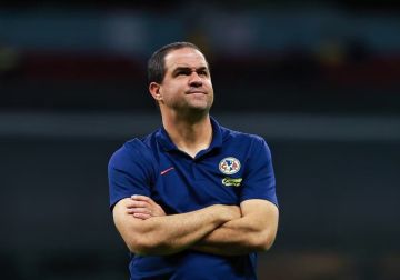 البرازيلي جاردين مدربا جديدا لشباب الأهلي الإماراتي البرازيلي جاردين مدربا جديدا لشباب الأهلي الإماراتي