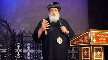 الأنبا ميخائيل يشارك في احتفالات نهضة العذراء حالة الحديد بدير المحرق الأنبا ميخائيل يشارك في احتفالات نهضة العذراء حالة الحديد بدير المحرق