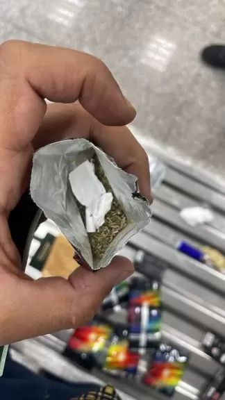 جمارك مطار الغردقة تحبط محاولة تهريب مخدر الفودو جمارك مطار الغردقة تحبط محاولة تهريب مخدر الفودو