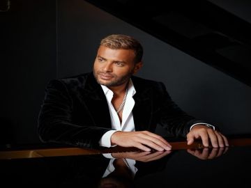 رامي صبري يطرح فيديو كليب القمر رامي صبري يطرح فيديو كليب القمر