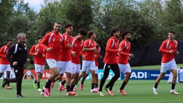منتخب مصر بالأحمر وأستراليا بالأصفر في مواجهة دور الـ32 بكأس العالم