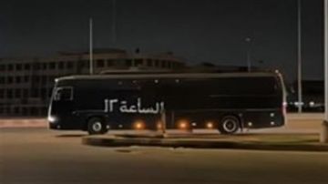 عاجل.. الساعة 12 أتوبيس أسود يثير الجدل في شوارع القاهرة الكبرى.. ما القصة؟ عاجل.. الساعة 12 أتوبيس أسود يثير الجدل في شوارع القاهرة الكبرى.. ما القصة؟