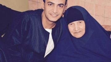 بكلمات مؤثرة سمسم شهاب يعلن وفاة والدته بكلمات مؤثرة سمسم شهاب يعلن وفاة والدته