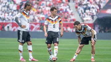 منتخب ألمانيا يدعم جماهيره بسبب غلاء الأسعار بكأس العالم منتخب ألمانيا يدعم جماهيره بسبب غلاء الأسعار بكأس العالم