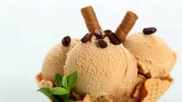 في يومه العالمي .. طريقة عمل الآيس كريم بالمنزل في يومه العالمي .. طريقة عمل الآيس كريم بالمنزل