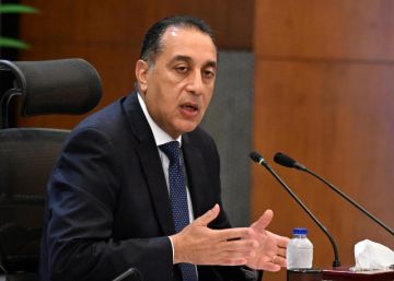 بدء اجتماع مجلس الوزراء بمقر الحكومة بالعاصمة الجديدة بدء اجتماع مجلس الوزراء بمقر الحكومة بالعاصمة الجديدة