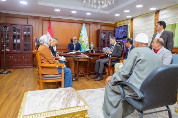 محافظ كفرالشيخ يناقش عددا من الشكاوى صور محافظ كفرالشيخ يناقش عددا من الشكاوى صور