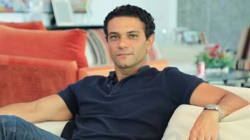 بعيدا عن التمثيل.. آسر ياسين يكشف موهبته في الرسم بعيدا عن التمثيل.. آسر ياسين يكشف موهبته في الرسم