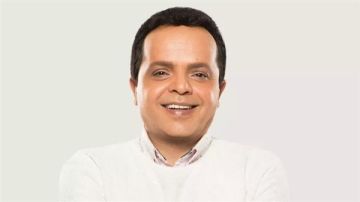 محمد هنيدي يحتفل بفوز مصر التاريخي على نيوزيلندا ويعلق: أخيرا النحس اتفك محمد هنيدي يحتفل بفوز مصر التاريخي على نيوزيلندا ويعلق: أخيرا النحس اتفك