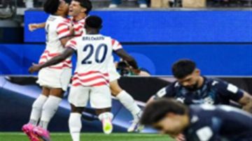 منتخب أمريكا يكتسح باراجواي 4-1 في افتتاح مشواره بكأس العالم 2026 منتخب أمريكا يكتسح باراجواي 4-1 في افتتاح مشواره بكأس العالم 2026