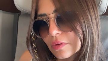 منة فضالي رفقة محمد ثروت في المطار منة فضالي رفقة محمد ثروت في المطار