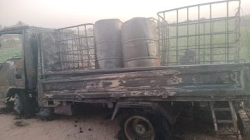 بالصور.. حريق هائل يلتهم سيارة محملة بالزيت في المنوفية بالصور.. حريق هائل يلتهم سيارة محملة بالزيت في المنوفية