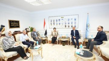 محافظ أسيوط يبحث مع نائب وزير الصحة تفعيل جهود تنمية الأسرة محافظ أسيوط يبحث مع نائب وزير الصحة تفعيل جهود تنمية الأسرة