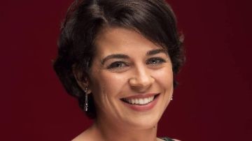 منى هلا: فكرة كراهية النساء لبعضهن لم تعد تعكس الواقع منى هلا: فكرة كراهية النساء لبعضهن لم تعد تعكس الواقع