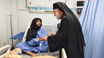 الأنبا باسيليوس يزور مستشفى الأورام بسمالوط صور الأنبا باسيليوس يزور مستشفى الأورام بسمالوط صور