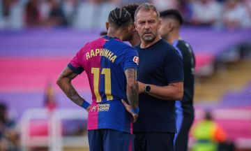 رسميا.. برشلونة يطلب شراء مهاجم الأهلي المصري رسميا.. برشلونة يطلب شراء مهاجم الأهلي المصري
