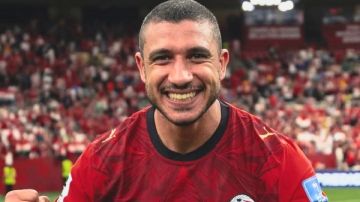رامي ربيعه يحتفل بفوز منتخب مصر على طريقته الخاصة رامي ربيعه يحتفل بفوز منتخب مصر على طريقته الخاصة
