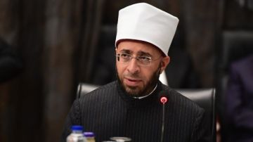 تعيين أيمن حمدي شيخا للطريقة الأكبرية الحاتمية تعيين أيمن حمدي شيخا للطريقة الأكبرية الحاتمية