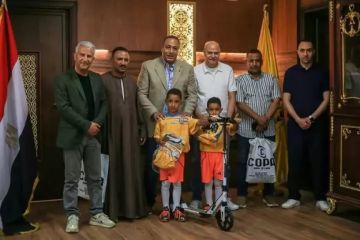 الإسماعيلي يكرم طفلين تبرعا بمدخراتهما للنادي الإسماعيلي يكرم طفلين تبرعا بمدخراتهما للنادي