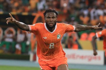 تقرير: الاتحاد السعودي يدرس التعاقد مع الإيفواري كيسيه تقرير: الاتحاد السعودي يدرس التعاقد مع الإيفواري كيسيه