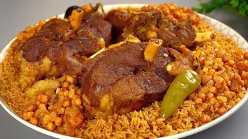 كبسة اللحم بالمنزل: خطوة بخطوة للحصول على توليفة بهارات ساحرة وحبات أرز ذهبية