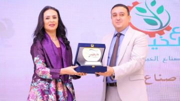 وزيرة التضامن تكرم صناع الخير لجهودها في مبادرة فرحة مصر وزيرة التضامن تكرم صناع الخير لجهودها في مبادرة فرحة مصر