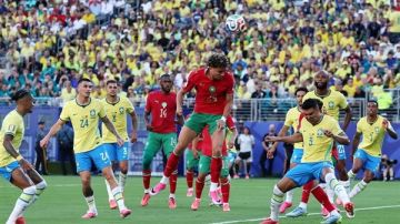 المغرب والبرازيل.. التعادل يحسم نتيجة الشوط الأول في قمة كأس العالم المغرب والبرازيل.. التعادل يحسم نتيجة الشوط الأول في قمة كأس العالم