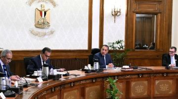 رئيس الوزراء يستعرض جهود تطوير منظومة الإسعاف المصرية رئيس الوزراء يستعرض جهود تطوير منظومة الإسعاف المصرية