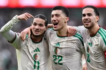 تعادل مثير بين الجزائر والنمسا في كأس العالم تعادل مثير بين الجزائر والنمسا في كأس العالم