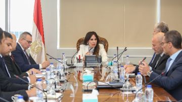 وزيرة الإسكان تتابع تسليمات منطقة الأعمال المركزية بالعاصمة الجديدة وموقف أبراج العلمين وزيرة الإسكان تتابع تسليمات منطقة الأعمال المركزية بالعاصمة الجديدة وموقف أبراج العلمين