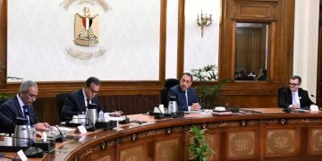 رئيس الوزراء يستعرض جهود تطوير منظومة الإسعاف المصرية رئيس الوزراء يستعرض جهود تطوير منظومة الإسعاف المصرية