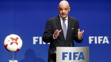 فيفا يعلن عن تعديلات مهمة في خريطة انتقالات اللاعبين فيفا يعلن عن تعديلات مهمة في خريطة انتقالات اللاعبين
