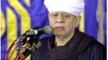وعكة صحية مفاجئة للشيخ ياسين التهامي في سوهاج.. شاهد لحظة نقله من المسرح وعكة صحية مفاجئة للشيخ ياسين التهامي في سوهاج.. شاهد لحظة نقله من المسرح