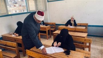 انتظام سير امتحان التاريخ لطلاب الثانوية الأزهرية بالقسم الأدبي في المحافظات انتظام سير امتحان التاريخ لطلاب الثانوية الأزهرية بالقسم الأدبي في المحافظات