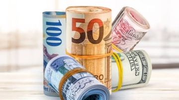 تراجع جماعي لأسعار العملات الأجنبية في البنك الأهلي اليوم تراجع جماعي لأسعار العملات الأجنبية في البنك الأهلي اليوم