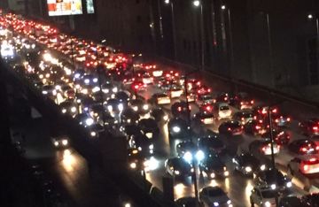 تباطؤ مروري على الطرق والمحاور الرئيسية بالقاهرة تباطؤ مروري على الطرق والمحاور الرئيسية بالقاهرة