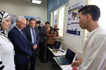 رئيس جامعة المنيا يفتتح معرض الذكاء الاصطناعي وإنترنت الأشياء رئيس جامعة المنيا يفتتح معرض الذكاء الاصطناعي وإنترنت الأشياء