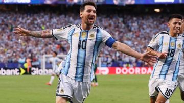 ميسي يتصدر.. صراع الحذاء الذهبي يشتعل في كأس العالم 2026 ميسي يتصدر.. صراع الحذاء الذهبي يشتعل في كأس العالم 2026