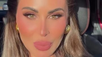 مي سليم تتألق في أحدث إطلالة داخل السيارة مي سليم تتألق في أحدث إطلالة داخل السيارة