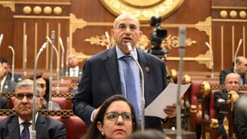 أشرف عبد الغني: زيادة الاستثمارات لا تأتي بالخطط فقط بل بالحوافز الحقيقية التي تشجع المستثمرين أشرف عبد الغني: زيادة الاستثمارات لا تأتي بالخطط فقط بل بالحوافز الحقيقية التي تشجع المستثمرين