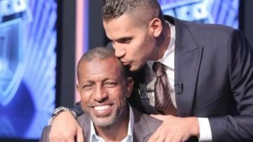 بعد استبعاد والده بهيكلة الأهلي .. عمر ربيع ياسين : تاريخه أكبر من أي منصب بعد استبعاد والده بهيكلة الأهلي .. عمر ربيع ياسين : تاريخه أكبر من أي منصب