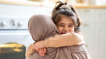 خبير أسري: التربية الإيجابية لا تعني ترك الأبناء يفعلون ما يشاؤون