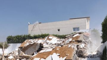 حملات مكثفة لإزالة مخالفات البناء والتعديات بأحياء الإسكندرية حملات مكثفة لإزالة مخالفات البناء والتعديات بأحياء الإسكندرية